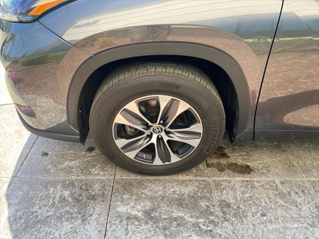used 2024 Toyota Highlander car, priced at $45,990