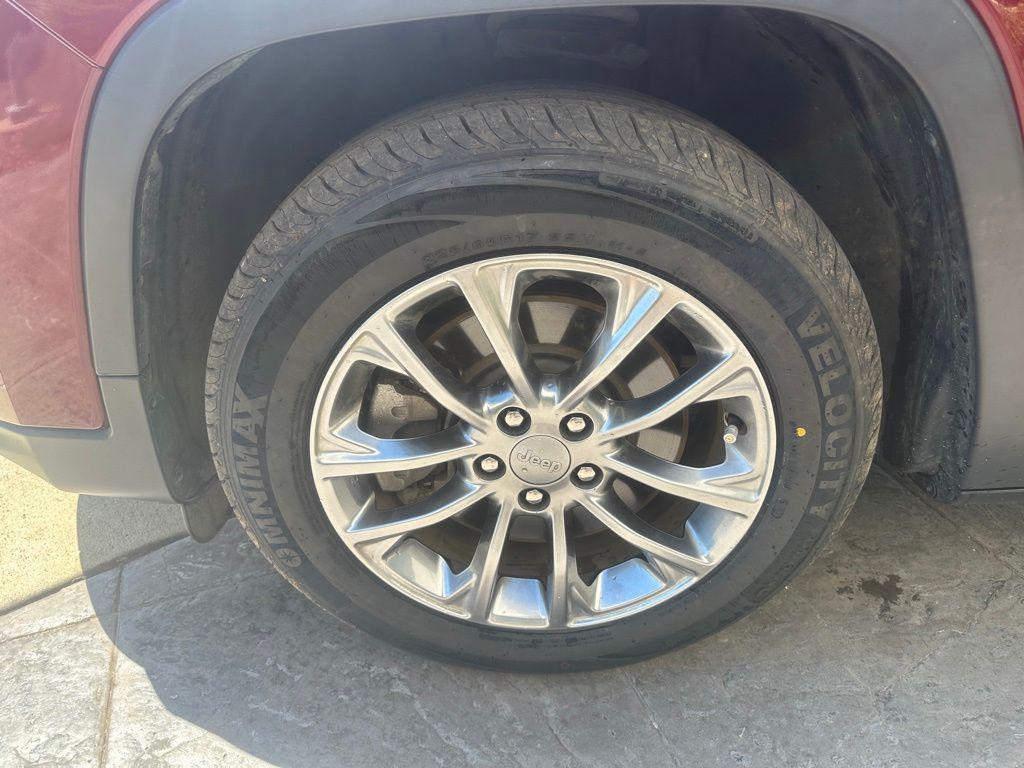used 2020 Jeep Cherokee car, priced at $16,990