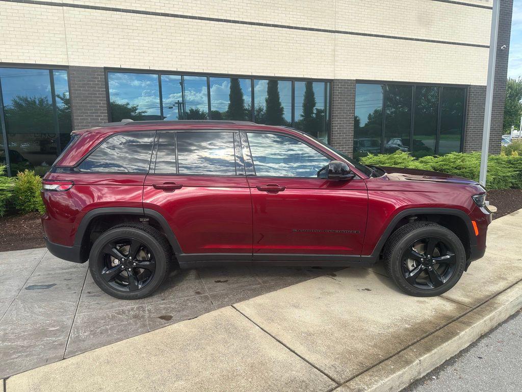 used 2023 Jeep Grand Cherokee car, priced at $30,990