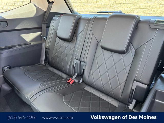 new 2025 Volkswagen Atlas car, priced at $55,498