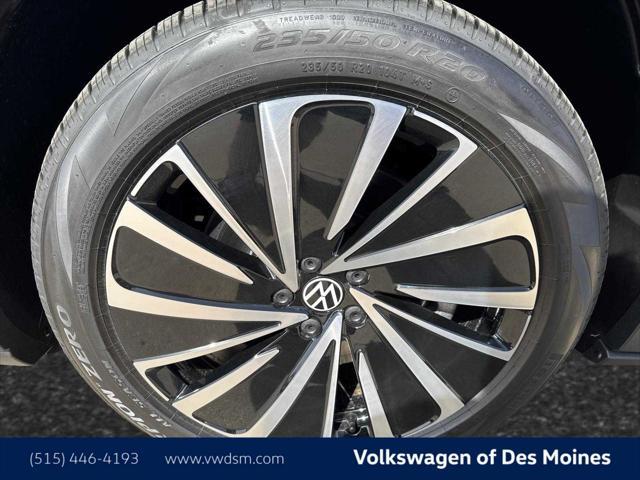 new 2025 Volkswagen ID.4 car, priced at $51,161