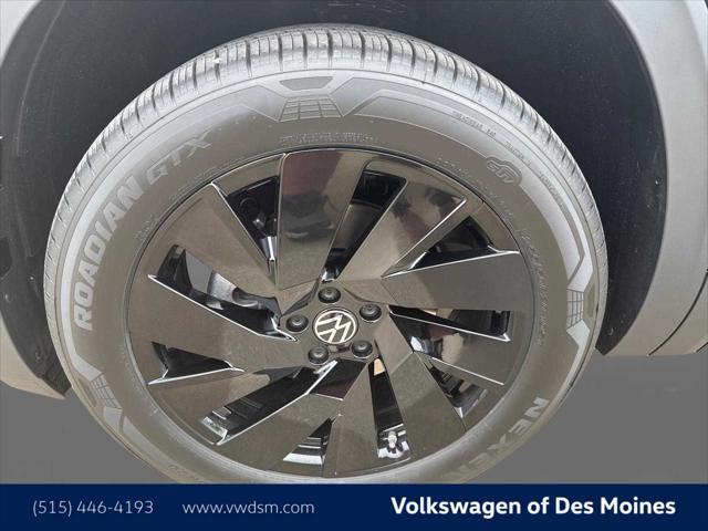 new 2025 Volkswagen Atlas car, priced at $46,998