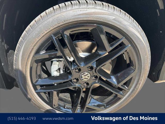 new 2025 Volkswagen Tiguan car, priced at $39,498