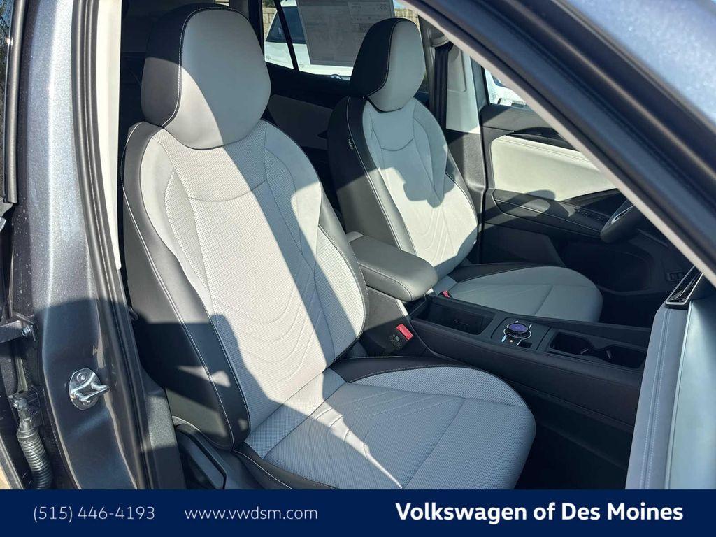 new 2025 Volkswagen Tiguan car, priced at $35,270