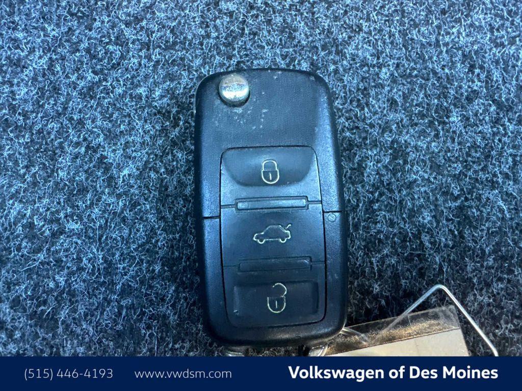 used 2007 Volkswagen New Beetle car, priced at $8,995