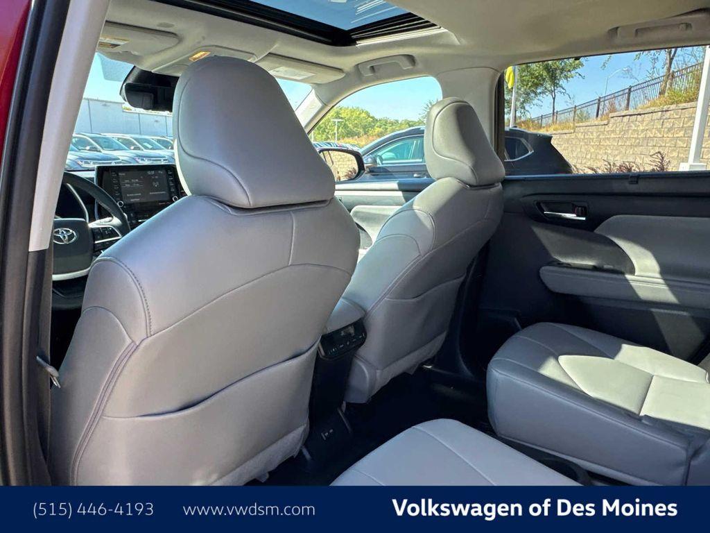 used 2022 Toyota Highlander car, priced at $35,998
