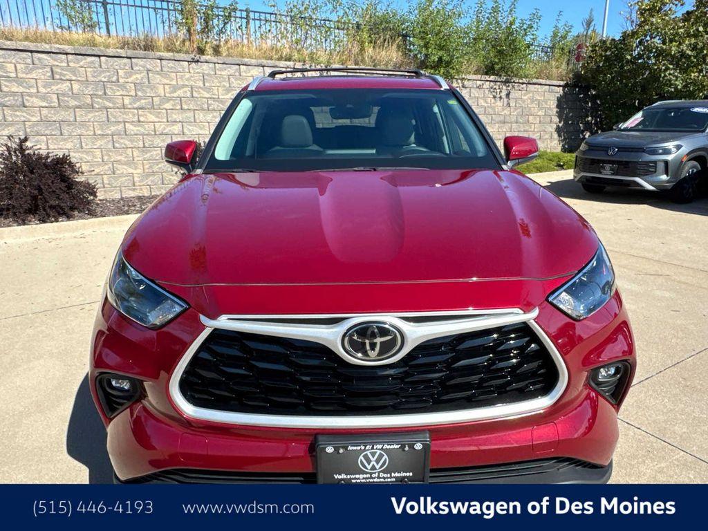 used 2022 Toyota Highlander car, priced at $35,998