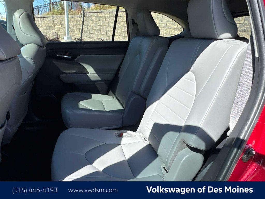 used 2022 Toyota Highlander car, priced at $35,998