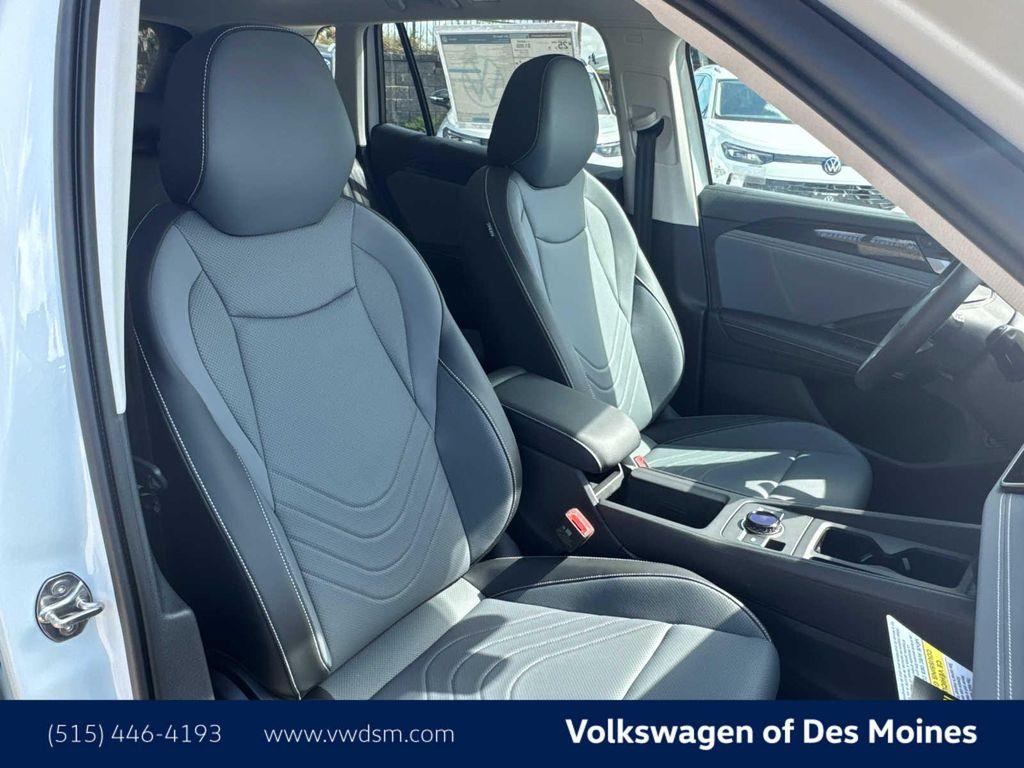 new 2025 Volkswagen Tiguan car, priced at $35,270