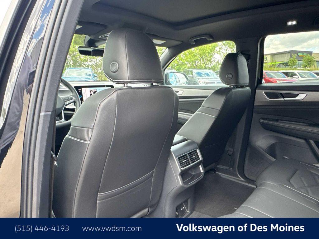 new 2026 Volkswagen Atlas Cross Sport car, priced at $45,603