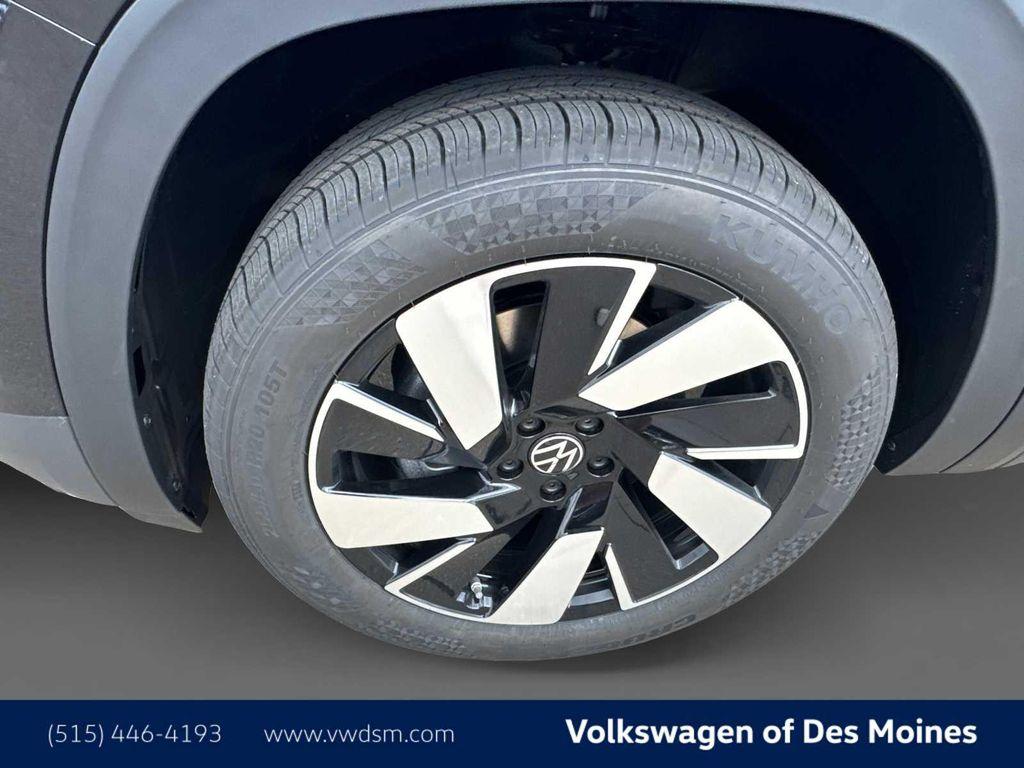 new 2026 Volkswagen Atlas Cross Sport car, priced at $45,603