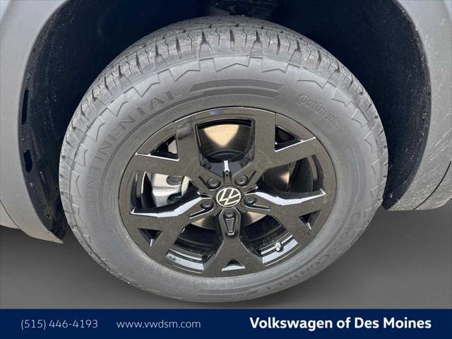 new 2025 Volkswagen Atlas car, priced at $48,498
