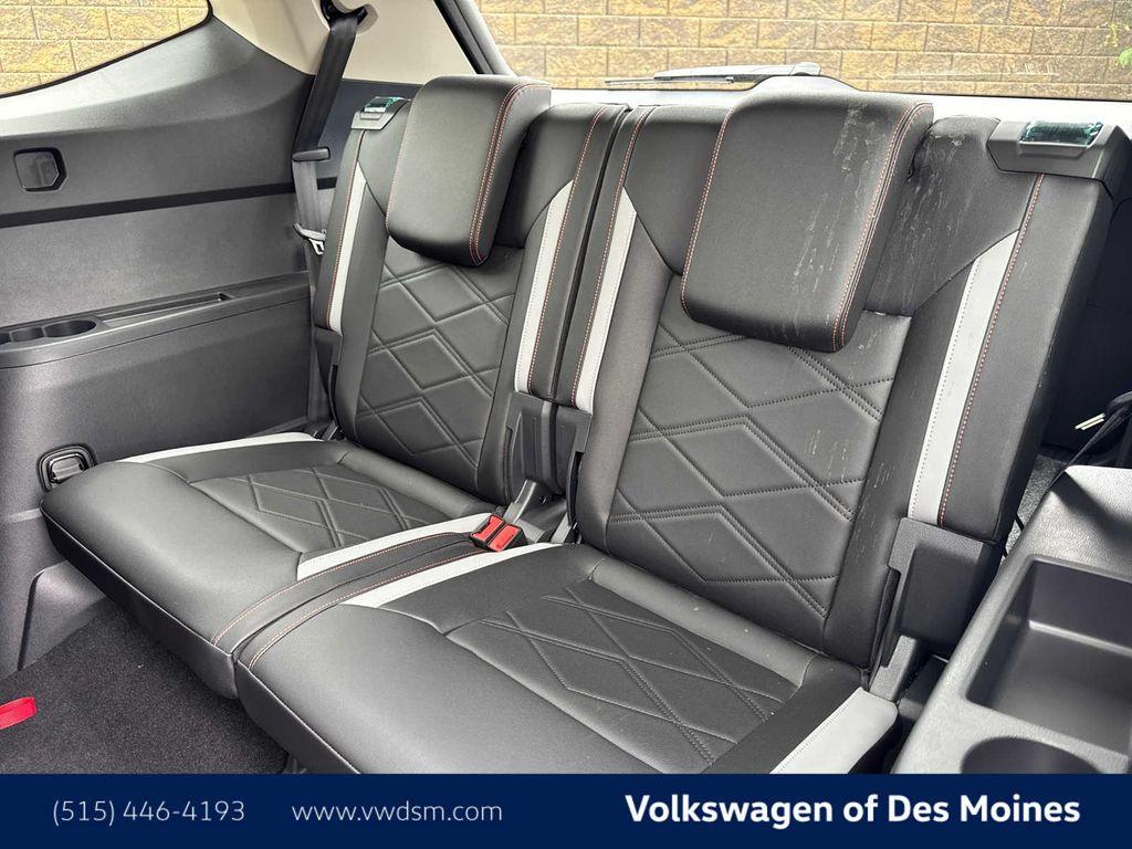new 2025 Volkswagen Atlas car, priced at $47,998