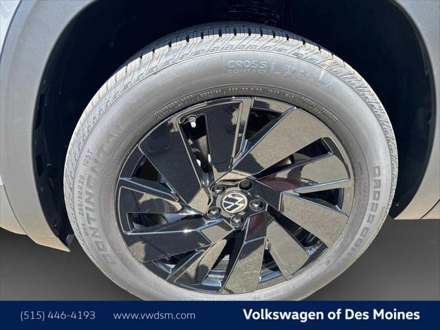 new 2025 Volkswagen Atlas car, priced at $49,010