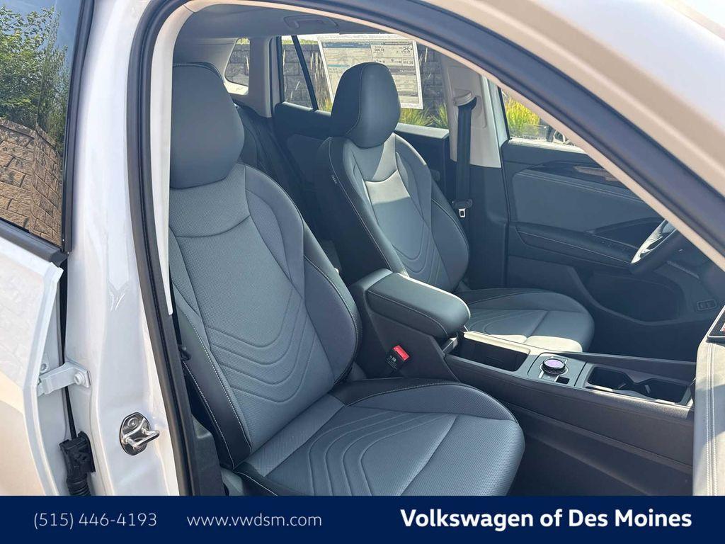 new 2025 Volkswagen Tiguan car, priced at $37,380