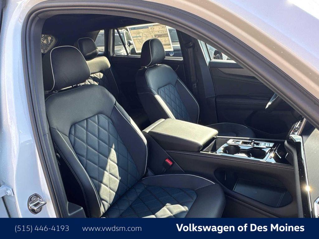 new 2026 Volkswagen Atlas Cross Sport car, priced at $53,906