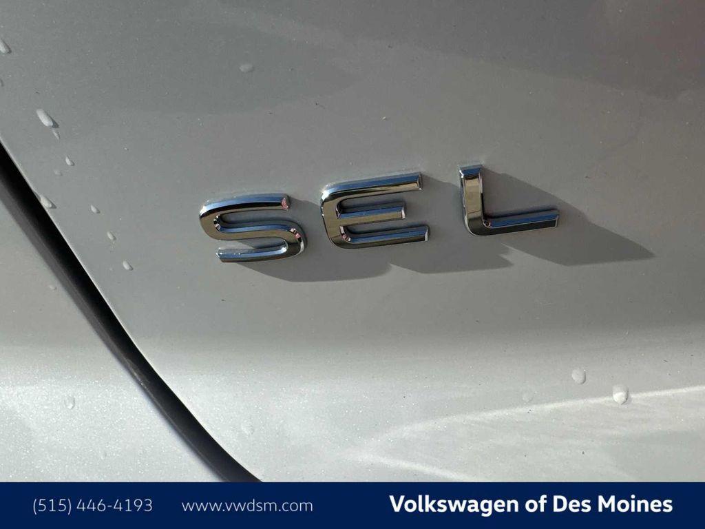 new 2026 Volkswagen Atlas Cross Sport car, priced at $53,906