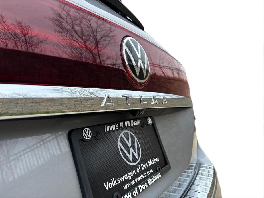 new 2024 Volkswagen Atlas car, priced at $55,999