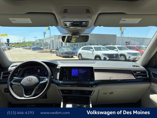 new 2025 Volkswagen Atlas car, priced at $54,998