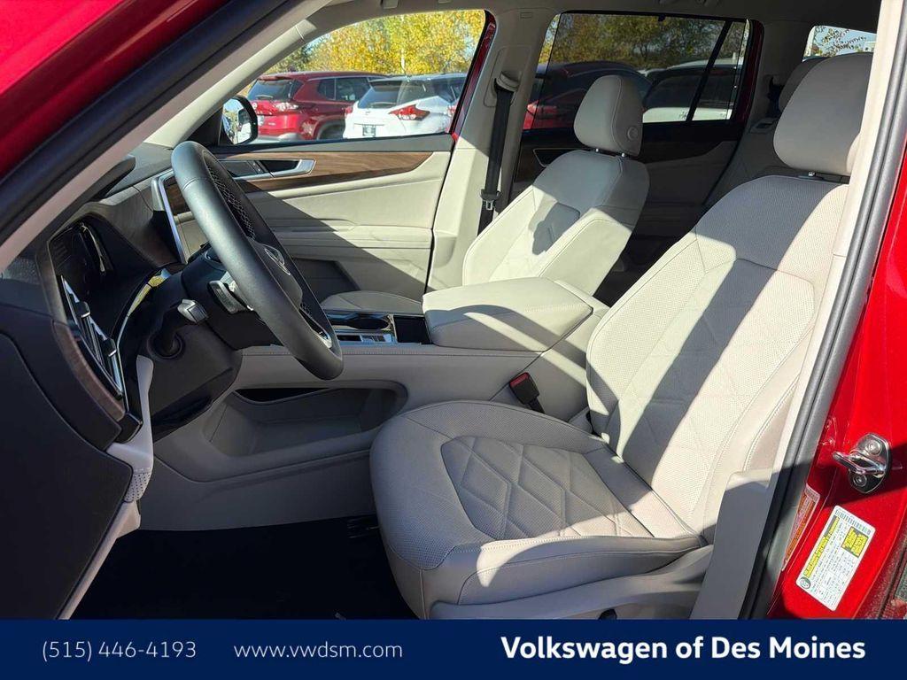 new 2025 Volkswagen Atlas car, priced at $42,380