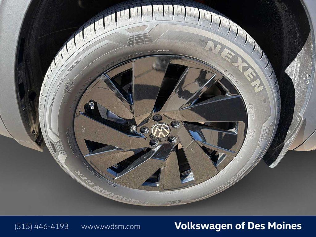 new 2025 Volkswagen Atlas car, priced at $45,880