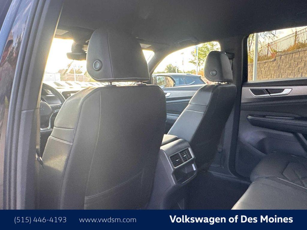 new 2026 Volkswagen Atlas Cross Sport car, priced at $40,268