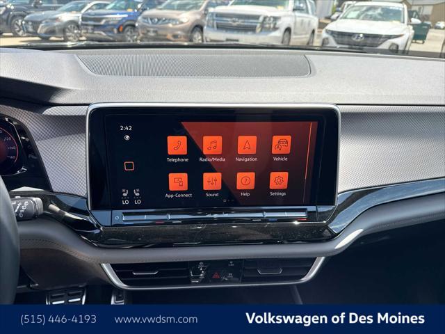 new 2025 Volkswagen Atlas car, priced at $48,998
