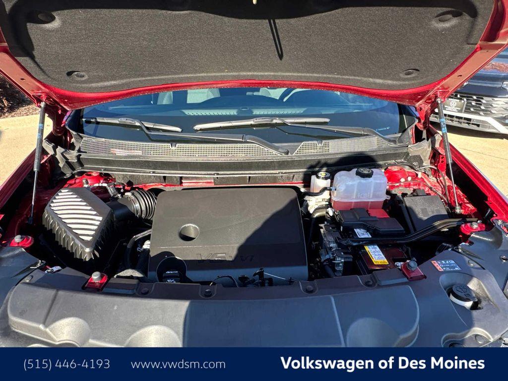 used 2024 Chevrolet Traverse car, priced at $35,998