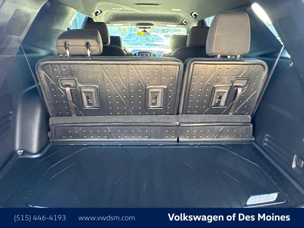 used 2024 Chevrolet Traverse car, priced at $35,998