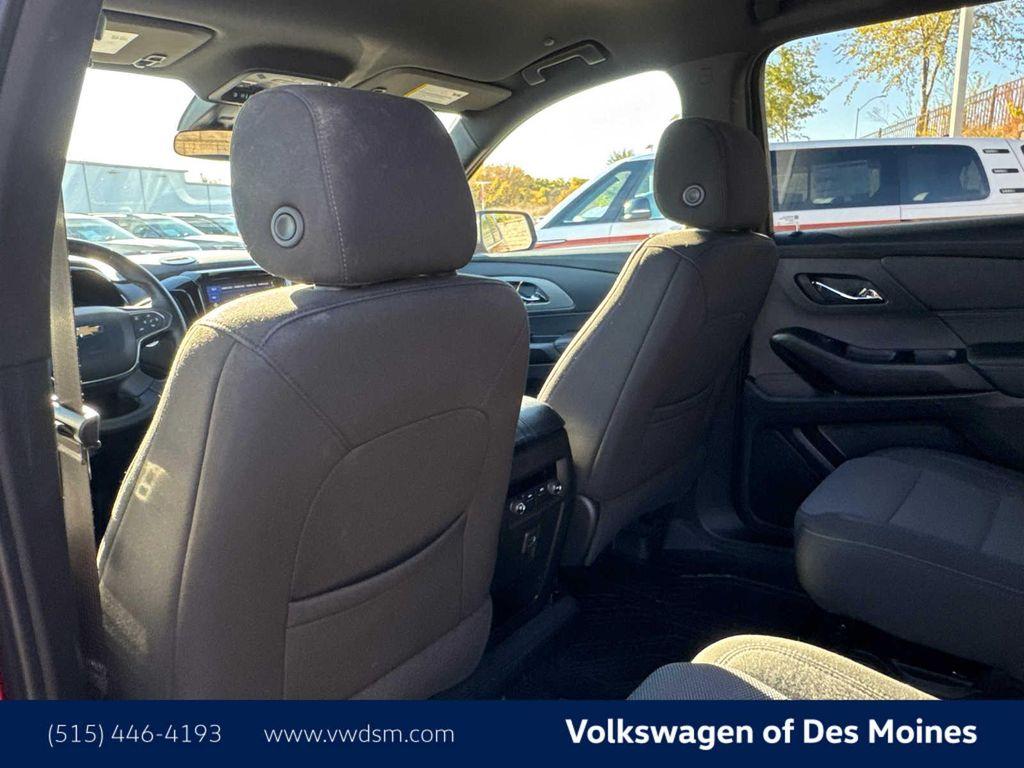 used 2024 Chevrolet Traverse car, priced at $35,998