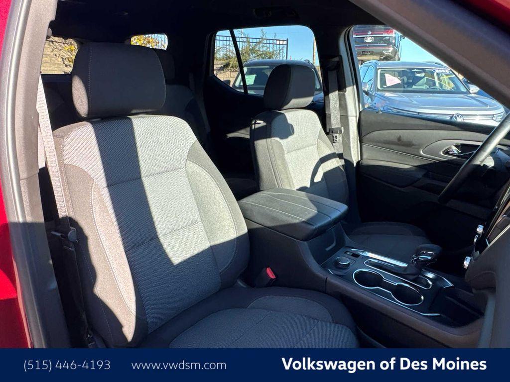 used 2024 Chevrolet Traverse car, priced at $35,998