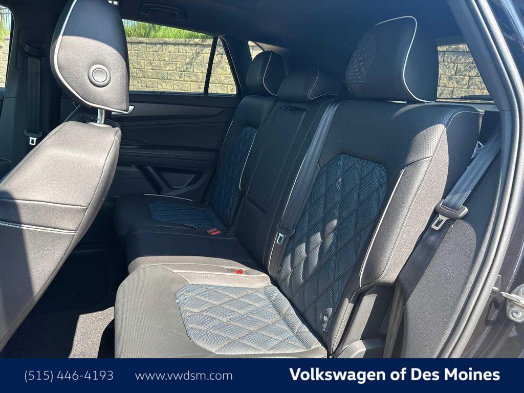 new 2025 Volkswagen Atlas Cross Sport car, priced at $53,998