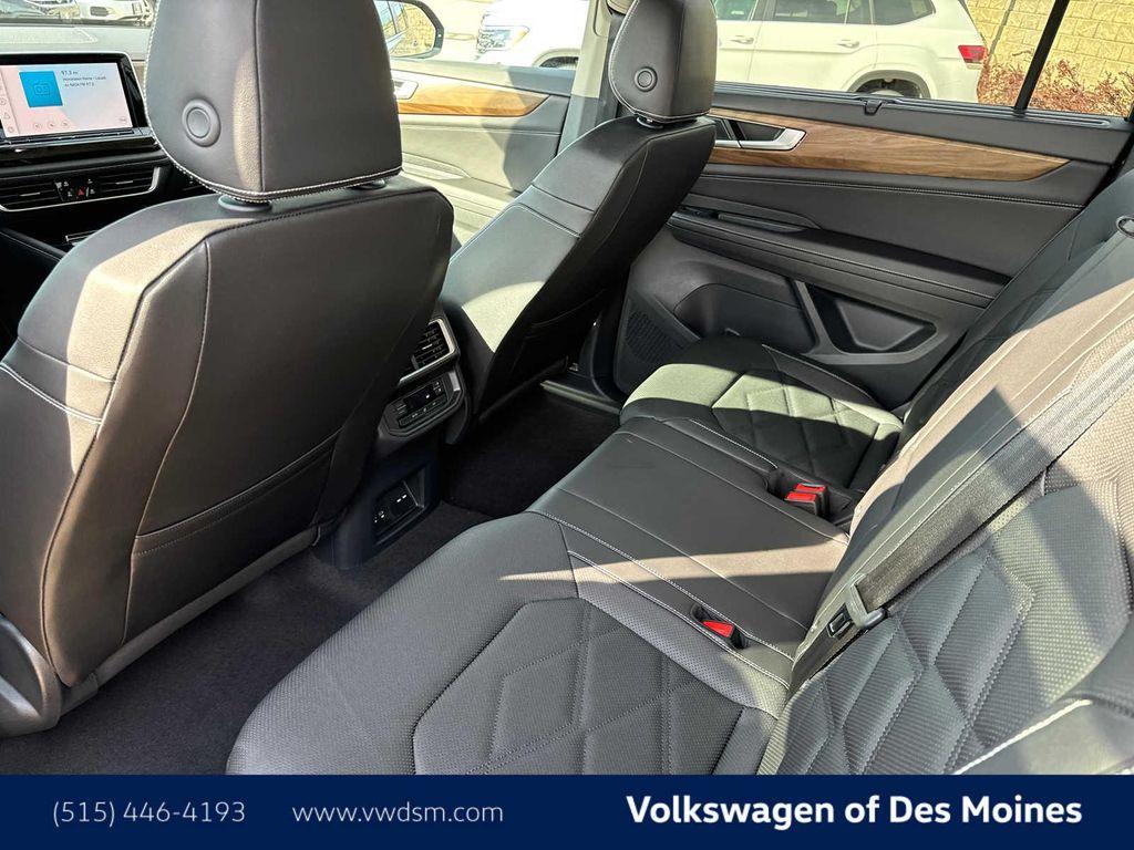new 2025 Volkswagen Atlas car, priced at $46,498