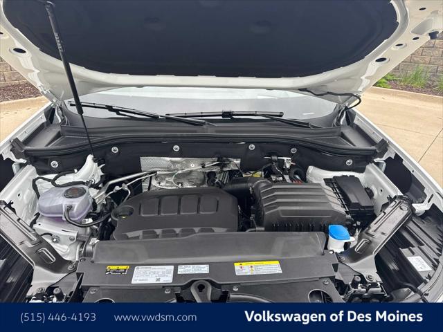 new 2025 Volkswagen Atlas car, priced at $49,998