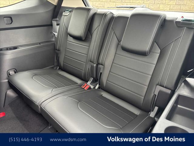 new 2025 Volkswagen Atlas car, priced at $49,998