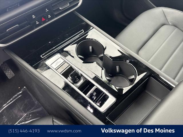 new 2025 Volkswagen Atlas car, priced at $49,998