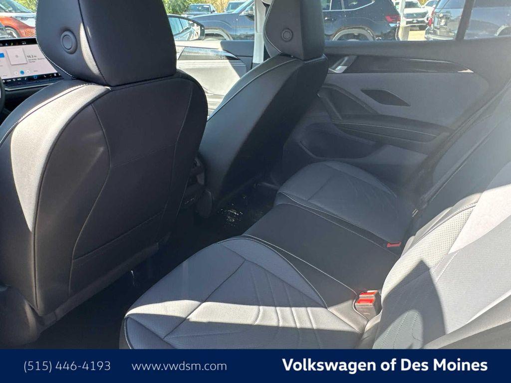 new 2025 Volkswagen Tiguan car, priced at $35,270