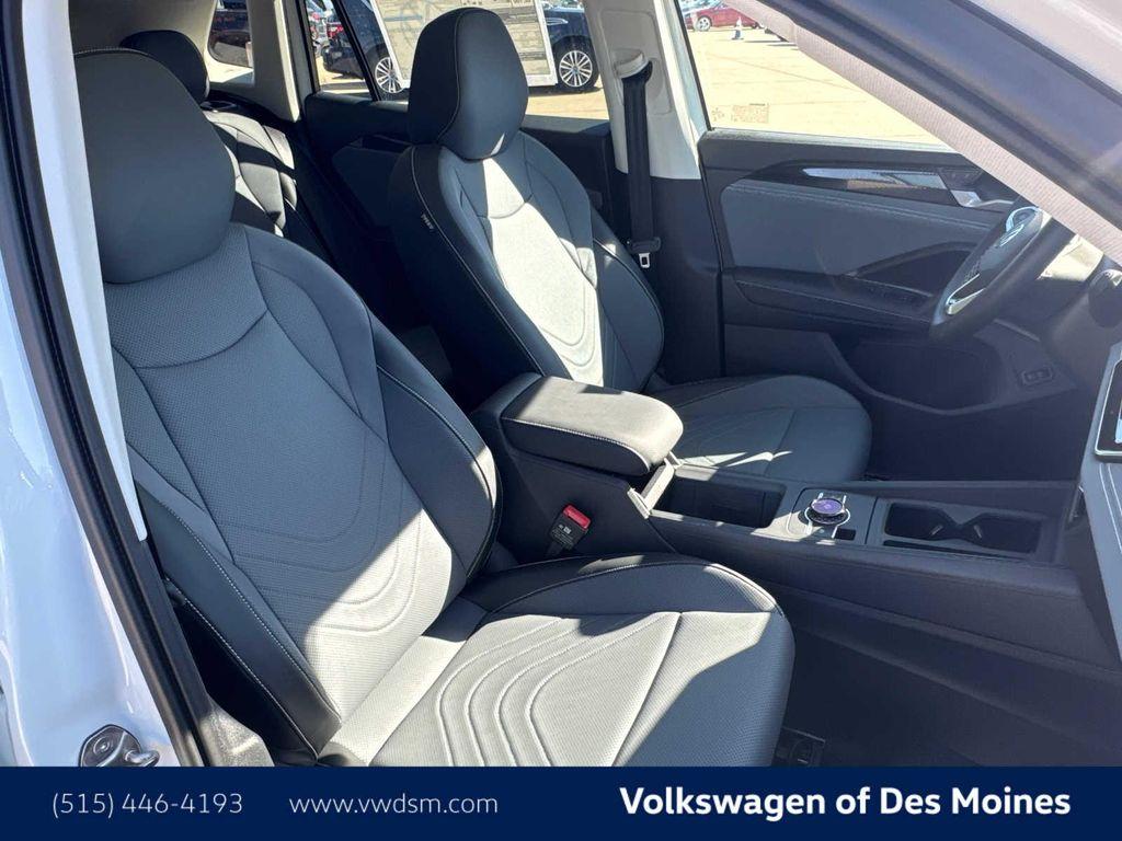 new 2025 Volkswagen Tiguan car, priced at $35,270