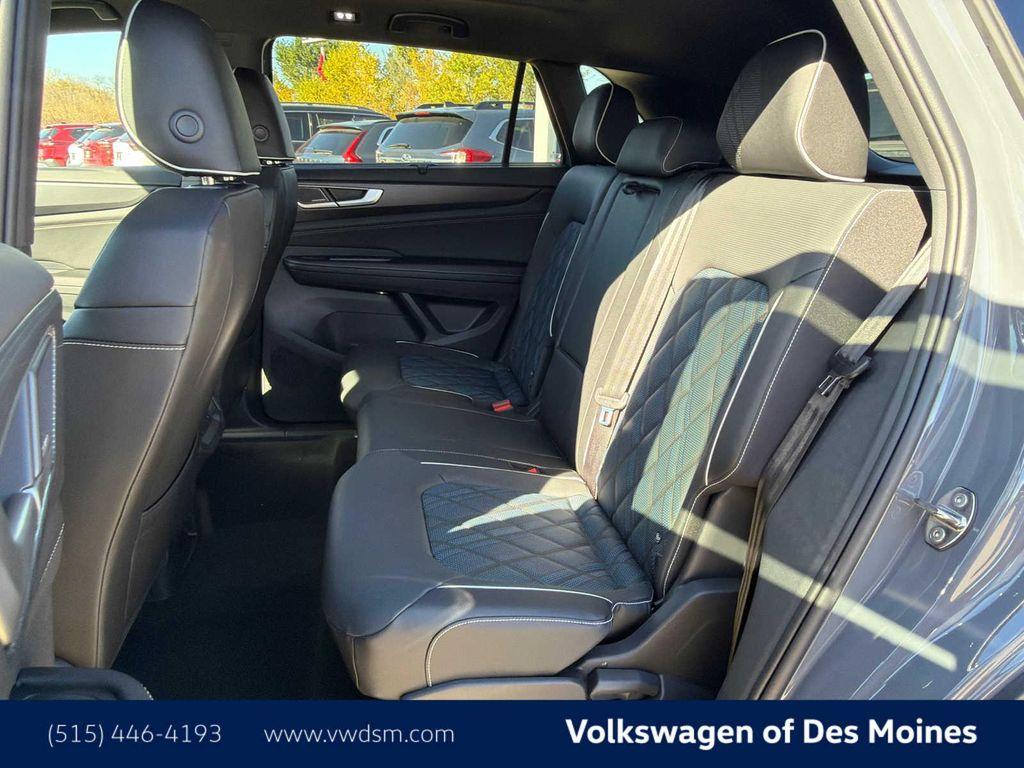 new 2026 Volkswagen Atlas Cross Sport car, priced at $53,697