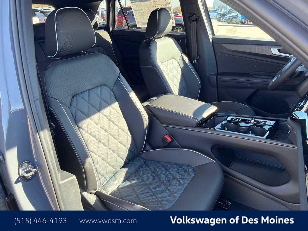 new 2026 Volkswagen Atlas Cross Sport car, priced at $53,697