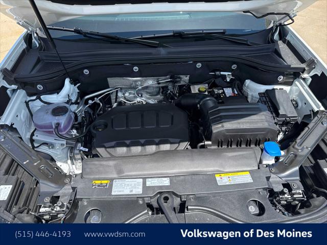 new 2025 Volkswagen Atlas car, priced at $46,998