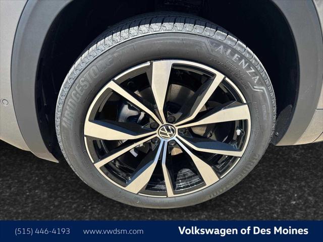 new 2025 Volkswagen Atlas car, priced at $54,498