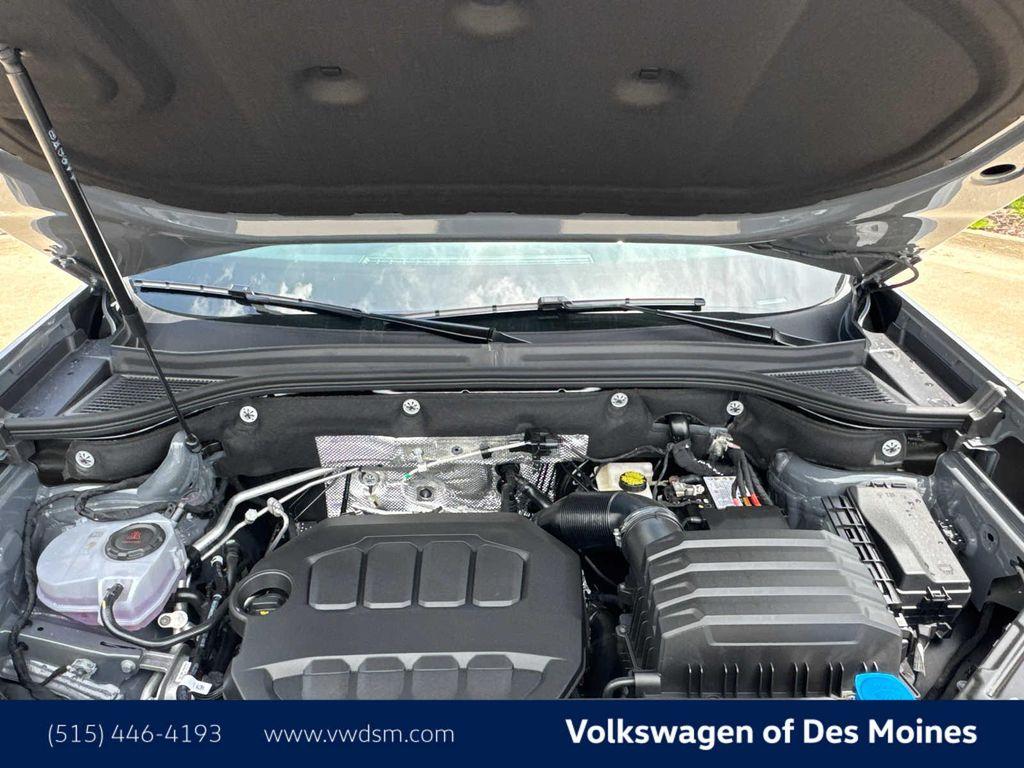 new 2025 Volkswagen Atlas car, priced at $48,998