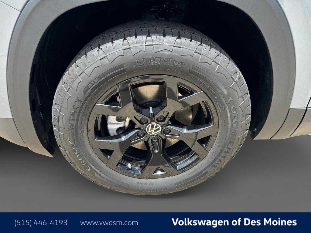 new 2025 Volkswagen Atlas car, priced at $48,998