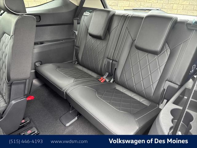 new 2025 Volkswagen Atlas car, priced at $54,498