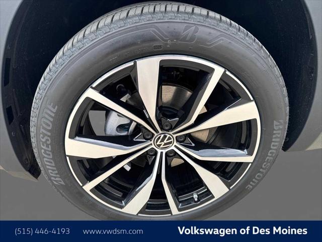 new 2025 Volkswagen Atlas car, priced at $54,498