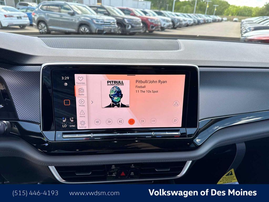 new 2025 Volkswagen Atlas car, priced at $47,998