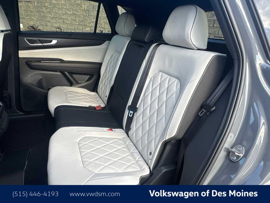 new 2026 Volkswagen Atlas Cross Sport car, priced at $53,906