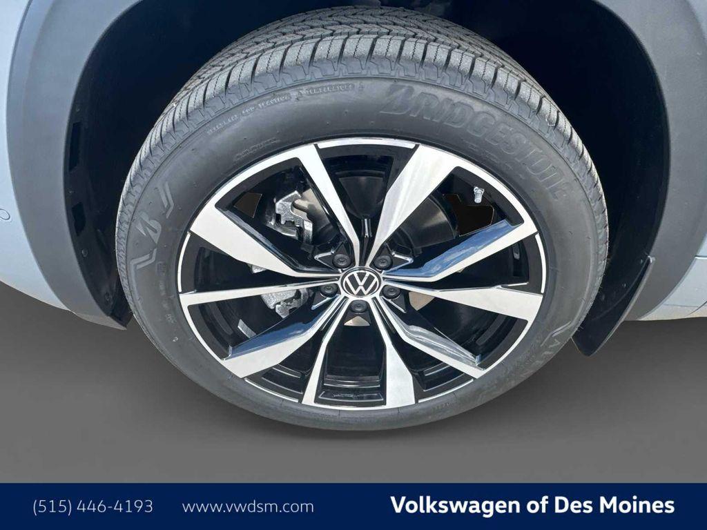 new 2026 Volkswagen Atlas Cross Sport car, priced at $53,906