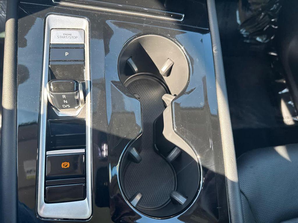 used 2024 Volkswagen Atlas car, priced at $37,998